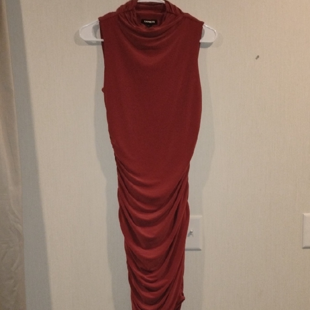 Forever 21 Sleeveless Ruched Burgundy Midi Dress